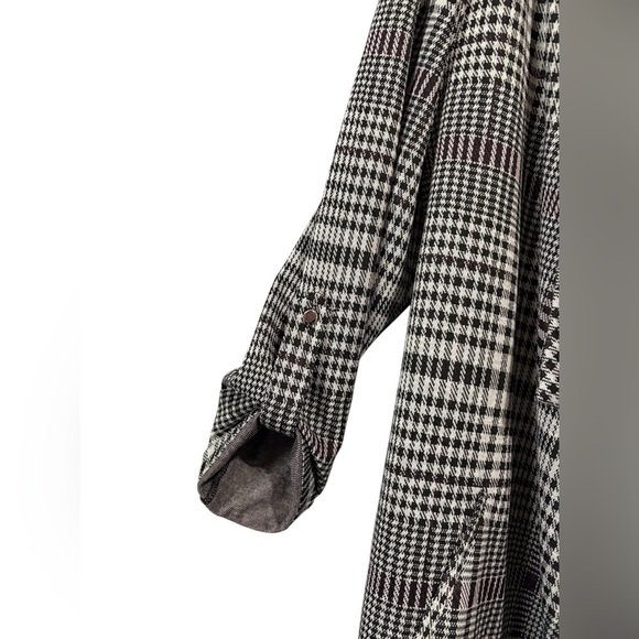 SOHO Apparel Ltd, Black & White Plaid Open Front Jacket, Medium - Picture 5 of 8